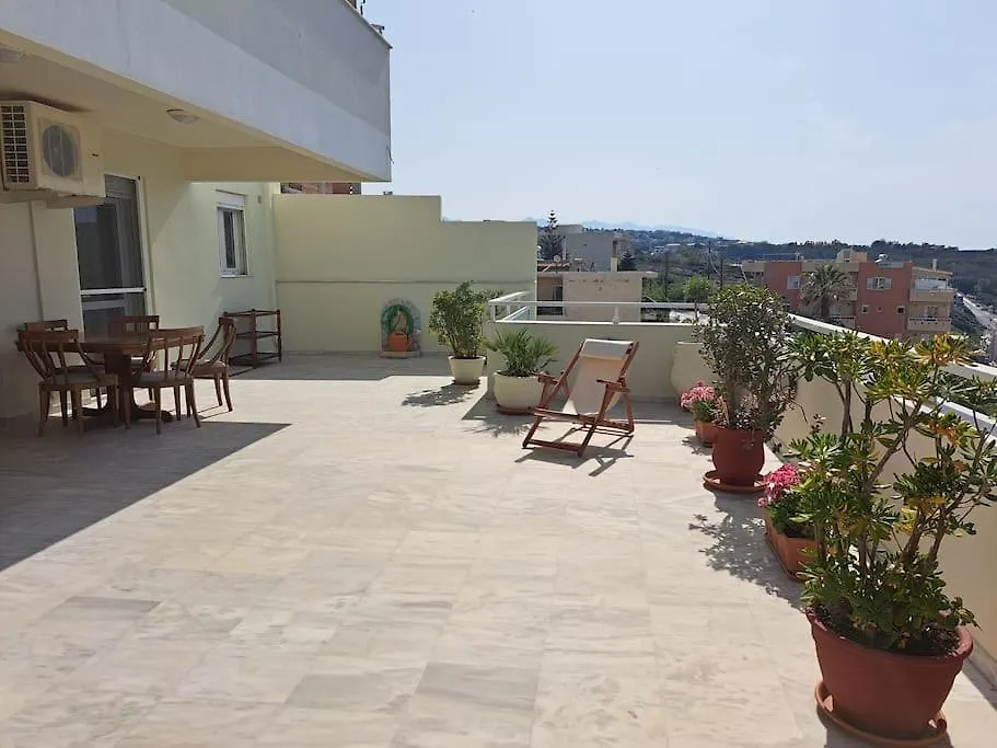 Seaview Flora'S Luxury Apartment-300Meters From The Beach Rethymno  Rethymno (Crete)
