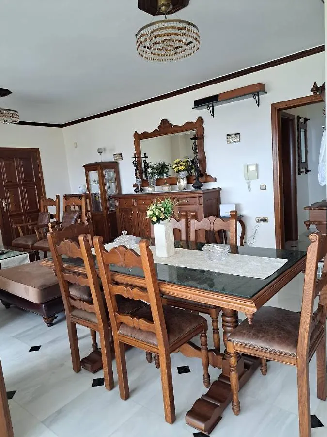 Seaview Flora'S Luxury Apartment-300Meters From The Beach Rethymno  Apartment