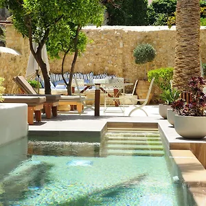 מלון דירות Pepi Boutique (adults Only), העיירה רתימנו