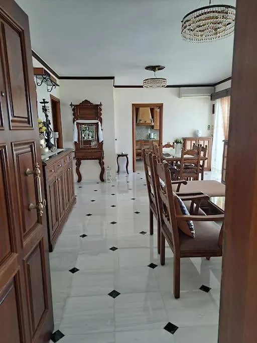 Seaview Flora'S Luxury Apartment-300Meters From The Beach Rethymno Apartmán