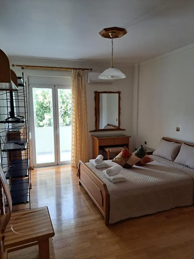 Seaview Flora'S Luxury Apartment-300Meters From The Beach Rethymno 0*,