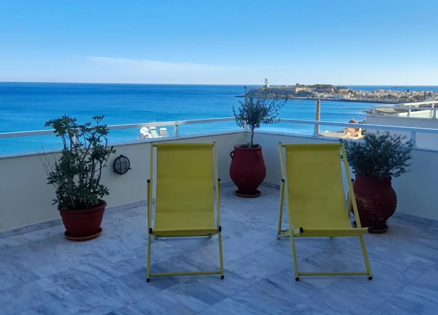 Seaview Flora'S Luxury Apartment-300Meters From The Beach Rethymno 0*,  Řecko