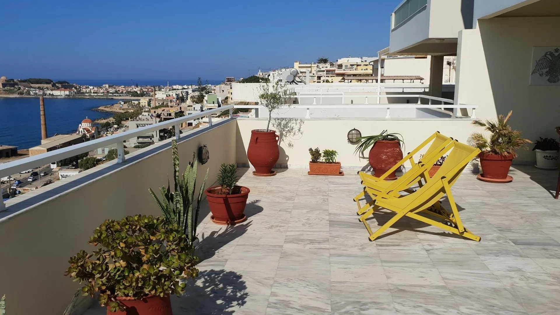 Seaview Flora'S Luxury Apartment-300Meters From The Beach 레팀노
